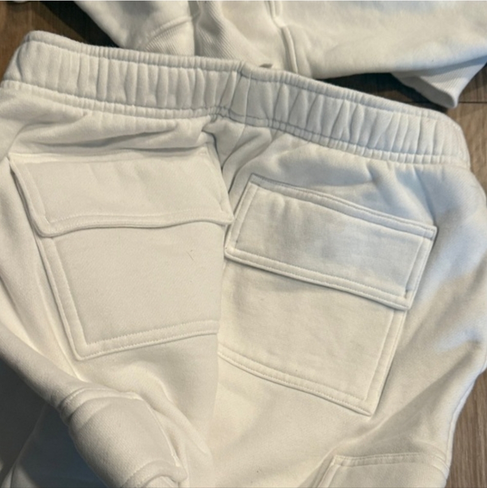 LAST 24 HRS MOVING SALE Aritzia Sweatfleece Set in White - Picture 3 of 6